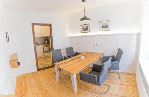 Wittlich Apartment | NEU - Historisches Ferienhaus nahe Mosel & Eifel - Zentrum Wittlich - 4 Personen