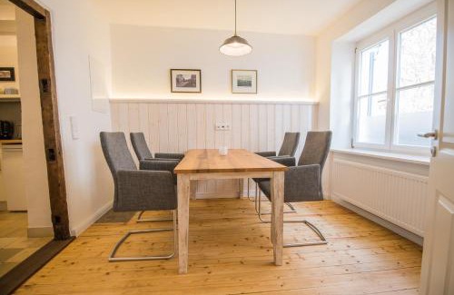 Wittlich Apartment | NEU - Historisches Ferienhaus nahe Mosel & Eifel - Zentrum Wittlich - 4 Personen