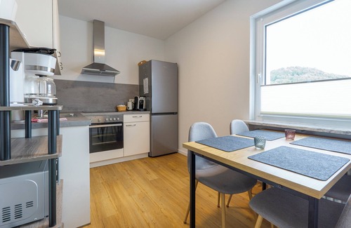 Beilngries Apartment | Neu Renovierte Ferienwohnung für bis zu Vier Personen mit Balkon