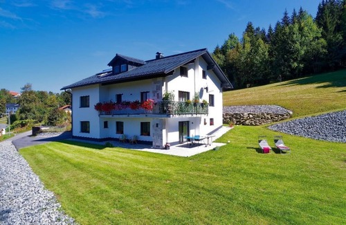 Mauth Apartment | Neu renovierte FeWo (60qm) in Mauth für 6 Personen