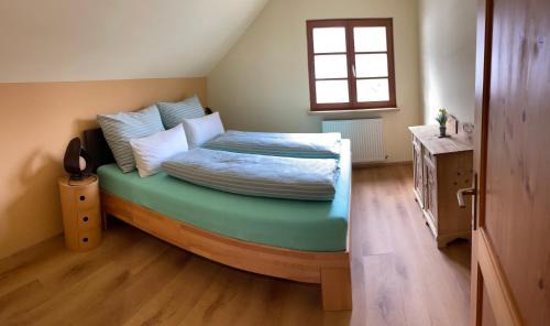 Levis Apartment | Neu renoviertes 2Zi Appartment im DG