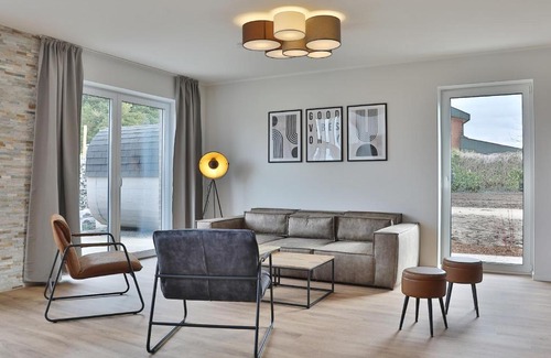 Dorfmark Villa | NEU Villa Heidetraum, 20 Gaeste, Sauna, Pool