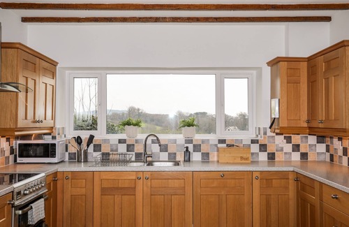 Tyn-y-Gongl Cottage | NEUADD WEN, family friendly, character holiday cottage in Benllech