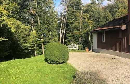 Pfaffikon District Apartment | Neue, helle Wohnung auf einem Landgut nähe Schloss