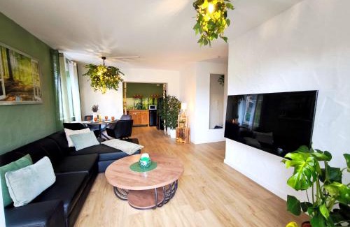 Katzweiler Apartment | Neue Pfälzerwald Fewo mit Garten am Fluss