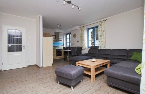 Zingst Apartment | Neue Reihe 43 "Villa Regulus" ground floor (Whg. 1) - Cozy vacation apartment in the heart of the city