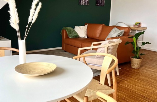 Hainholz Apartment | Neues, Trendy Dachgeschoss Apartment Nähe Stadtzentrum, Messe, Uni