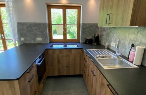 Holzkirchen Apartment | Neurenovierte 60m2 Fewo Xaverl zw. Stadt&bergen