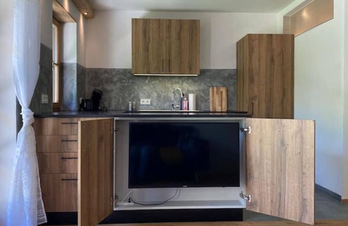 Holzkirchen Apartment | Neurenovierte 60m2 Fewo Xaverl zw. Stadt&bergen