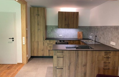 Holzkirchen Apartment | Neurenovierte 60m2 Fewo Franzl zw. Stadt&bergen