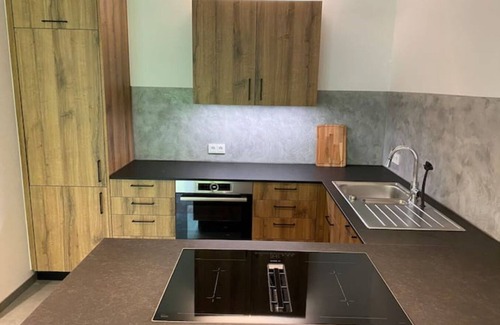 Holzkirchen Apartment | Neurenovierte 60m2 Fewo Franzl zw. Stadt&bergen