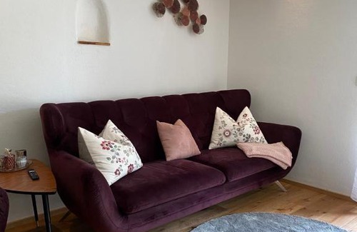 Holzkirchen Apartment | Neurenovierte Ferienwohnung Franzl