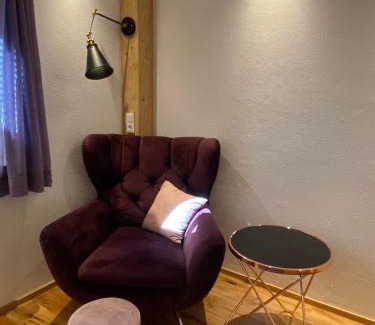 Holzkirchen Apartment | Neurenovierte Ferienwohnung Xaver