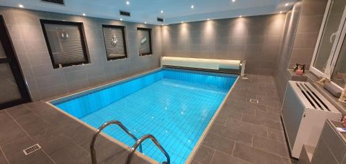 Uedesheim House | Neusse Ferienwohnung mit Schwimmbad