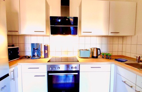 Magdeburg Apartment | Neuwertige Wohnung in Top Lage Incl. Parkplatz, Fahrstuhl, 2 Zimmer+küche+bad