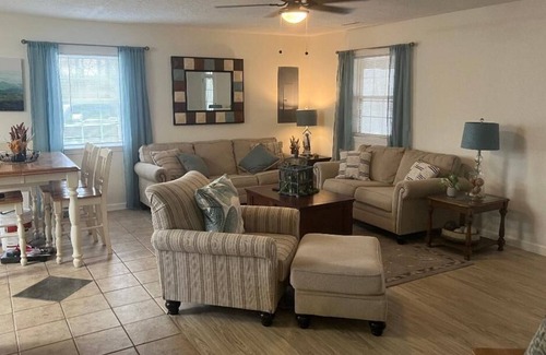Falls of Rough House | Never a Better Day Cabin with Private Lake Access - boat, fish, swim!