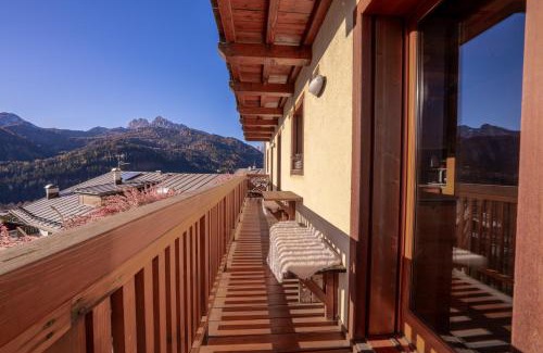 San Vito di Cadore Apartment | NeveSole Chalet - Charming Flat Near Dolomiti Ski Slopes