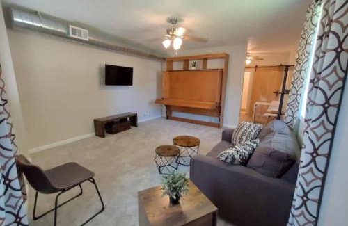 McKnight Hotel | Neville Island Motel