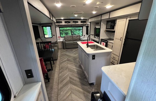 Lithonia House | New 1 Bed RV in Conyers on a Hydroponic Farm