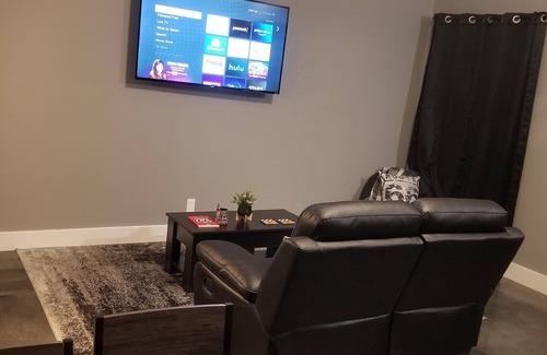 Galena Cottage | New 1 bedroom cottage right off Route 66.