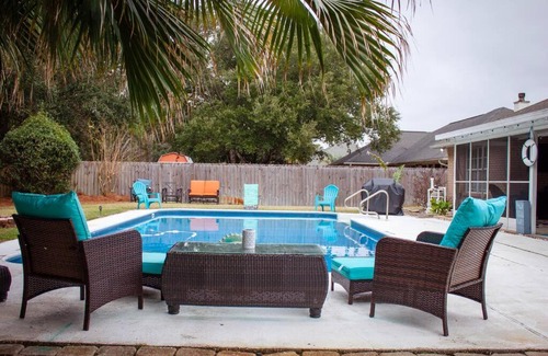 Navarre House | ~NEW~1 mins to Bay~8 Mins to Beach~Private Pool~Super relaxing beach theme
