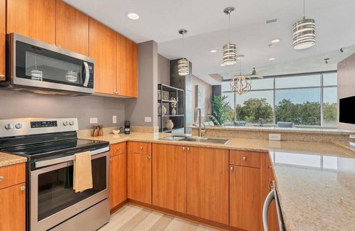 South Eola Apartment | New 1200 sqft 2BD/2BTH in DT Orl