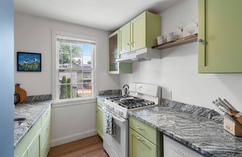 Salem Apartment | NEW 1803 Historic Apartment in Heart of Salem Steps to Haunted Happenings!