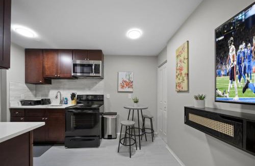 Hazel Park Apartment | New 1BD Apartment Near Ferndale