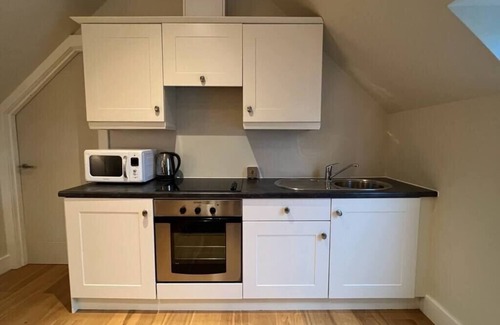 Auchengray Condo | NEW 1BD Contemporary Flat Upper Dunblane