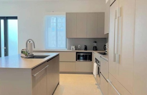 Westwind Apartment | New 1bd Gated Pool Beach and Gym access