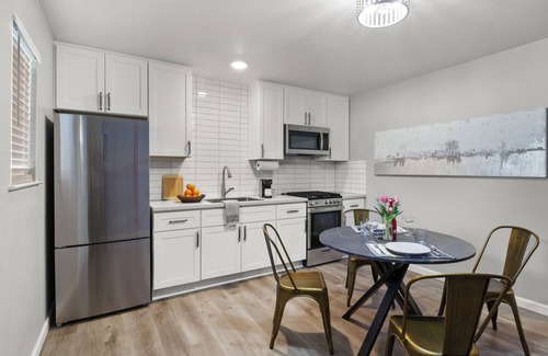 Sacramento Apartment | *New* 1BR Apartment - Walk to Downtown Sac
