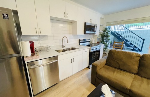 Port Coquitlam House | New 1BR Garden Suite, AC,EV,Parking,WIFI,Netflx,