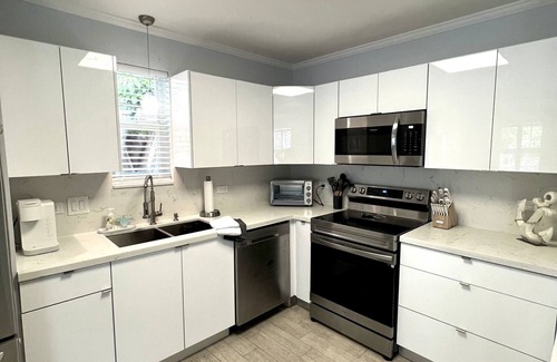 Tavernier House | New 2/1 Remodeled Cozy Home in Tavernier Key
