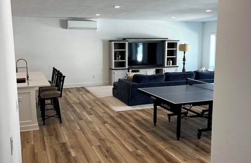 Grand Haven Condo | New 2 bed/2 bath 1,900sqft condo, 1 block from channel, 3 blocks to dtown.
