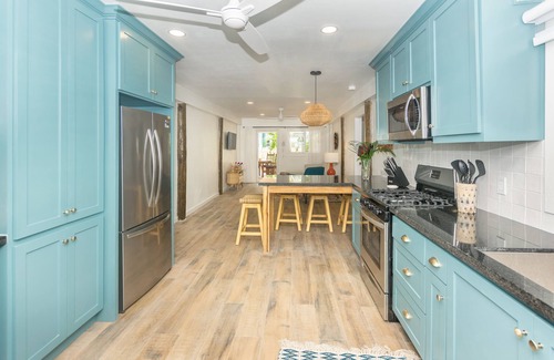 West Bay House | New 2 Bed 2 Bath Beach Suite in West Bay Village Roatan. New Generator