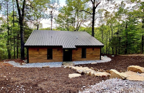 Harrison Cabin | NEW! 2 bed 2 bath cabin in the Ozarks Hot Tub