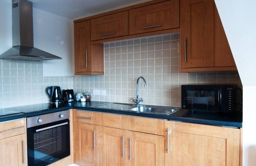 Burton on Trent Apartment | *New* 2-Bed Modern Apartment