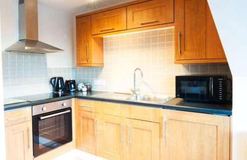 Burton on Trent Apartment | *New* 2-Bed Modern Apartment