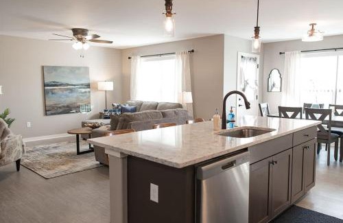 Loves Park House | New 2 Bed with Office in Loves Park