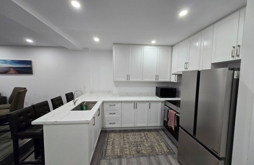 Hamilton Apartment | New 2 bedroom apartment across St Joe's Hospital