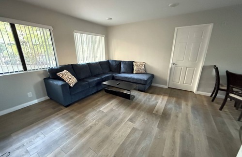 Burbank Apartment | New 2-bedroom apartment in charming Burbank Empire Center with WiFi, AC