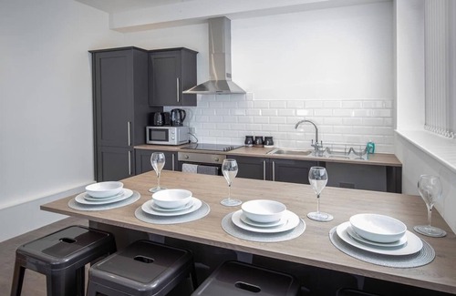 Blackpool Town Center Apartment | New 2 Bedroom Apt, close to Winter Gardens. Apt 1