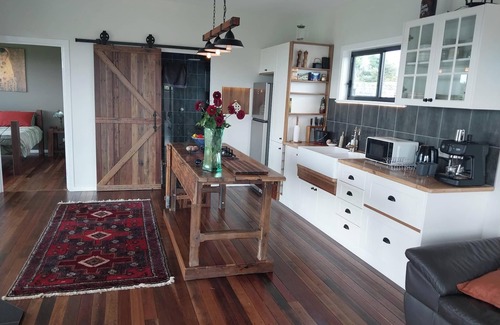 Dorrigo Mountain House | New 2 bedroom off grid cottage 2 minutes from Dorrigo National Park