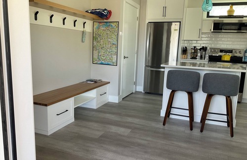 Okanagan-Similkameen House | New 2 bedroom carriage house, a block from the Okanogan lake, close to downtown.