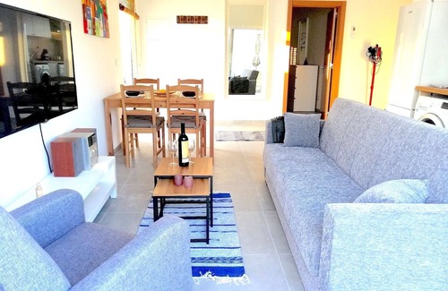 Moncarapacho e Fuseta House | New 2 Bedroom House With Garden and Shared Pool