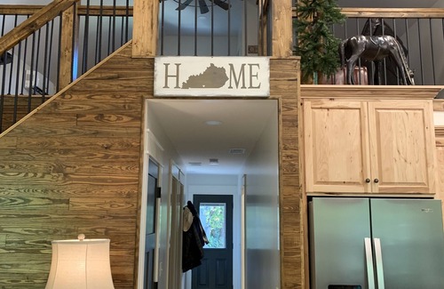 Drake House | New 2-bedroom "Kentucky Country" vacation home 10 minutes from Bowling Green