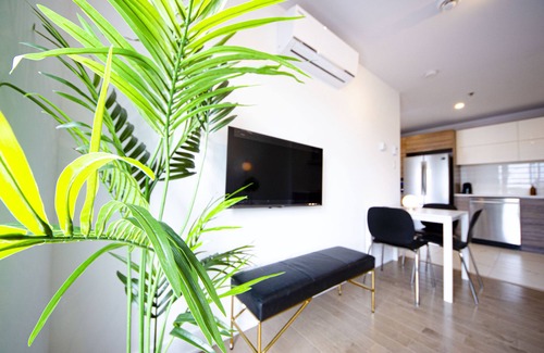 Cote-Des-Neiges—Notre-Dame-De-Grace Apartment | NEW 2 lux bedrooms*Stunning Terrace*Gym*