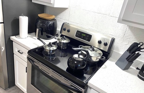 McAllen Apartment | NEW 2 minutes South Texas College & McAllen Convention Center, Palms Crossing