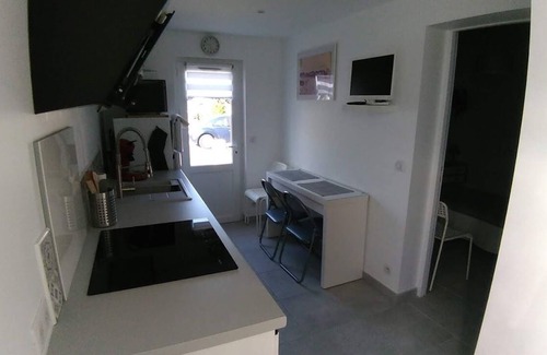 Capbreton Condo | New 2-room apartment in family home 100 m from beach and port