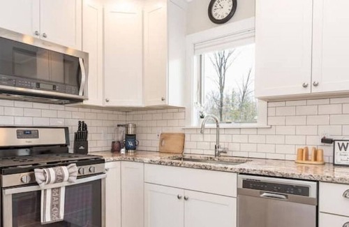 Petoskey House | 🏖New 20% Discount-Walloon Lakefront TinyHomes-BoatDock-FirePit-Kayaks-Dogs🏖